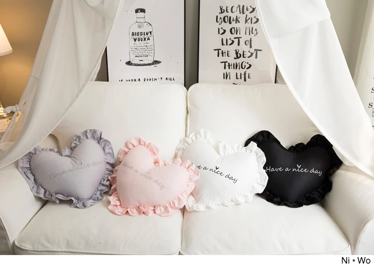 

New 100% Cotton Heart Shape Cushion Embroidered Decorative Throw Pillow for Bedroom with Ruffles Soft Decorative Pillow