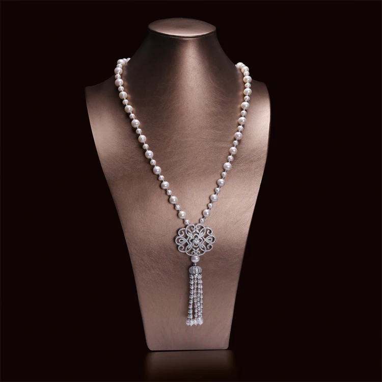 

Luxury Flower Pendant With Tassel Design Necklace Women Elegant Custmoized Winter Sweater Necklace Gifts