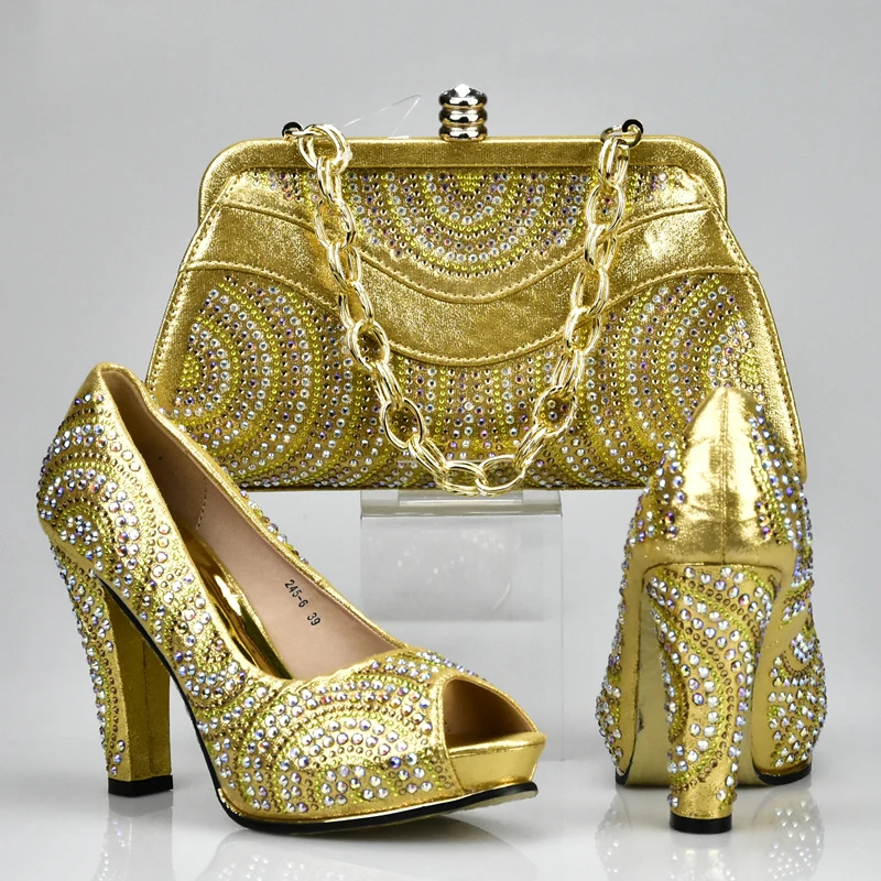 Matching Shoes and Bag Set In Heels Gold Color African Laides Shoe and Bag Set Decorated with