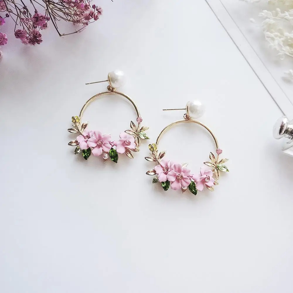 Dominated New Creative Individual Colored Crystal Flower Women Drop earrings Simple metal geometry long pearl earrings - Окраска металла: pink