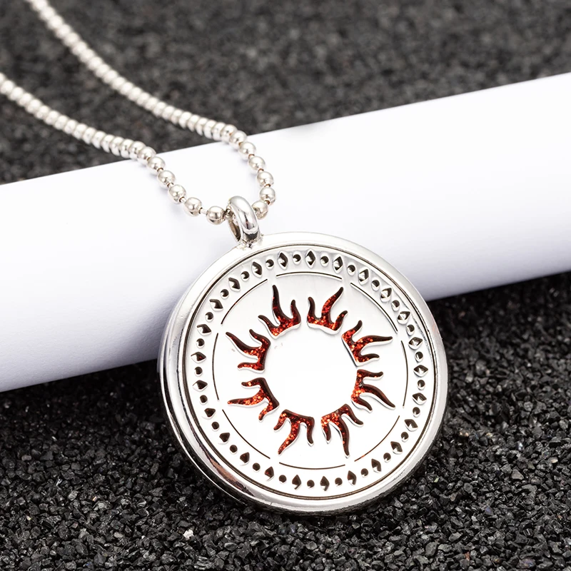 

Aroma diffuser Necklace stainless steel pendant open perfume essential oil aromatherapy small box Necklace gift 1pcs sequin TZA1