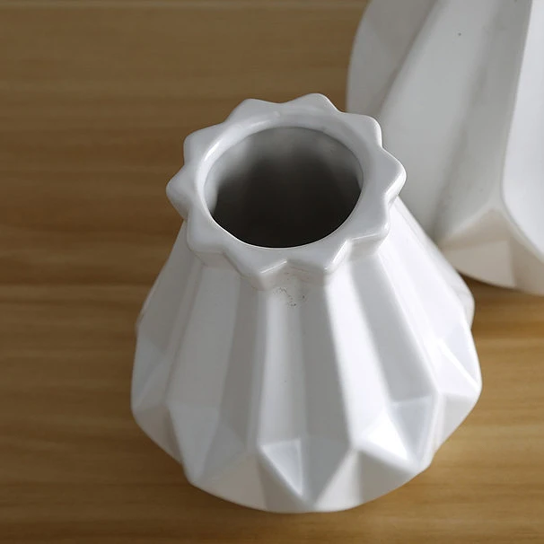 IALJ Top Europe Brief Matt Diamond Porcelain Vase Modern Fashion Ceramic Flower Vase Room Study Hallway Home Wedding Decoratio