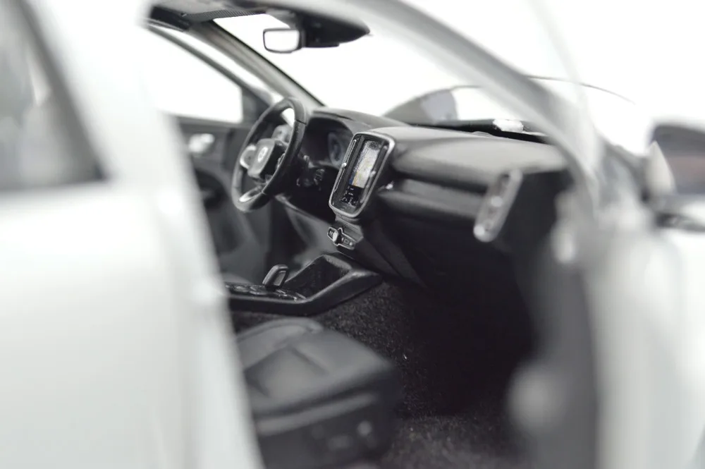 VOLVO_XC40_2018_W_012