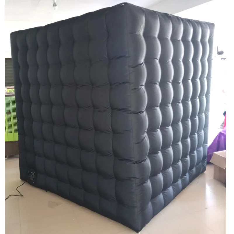Black booth 04