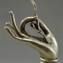 Изысканный китайский коллекционный украшенный старинный тибетский серебряный Kwan-yin ручная статуя лотоса