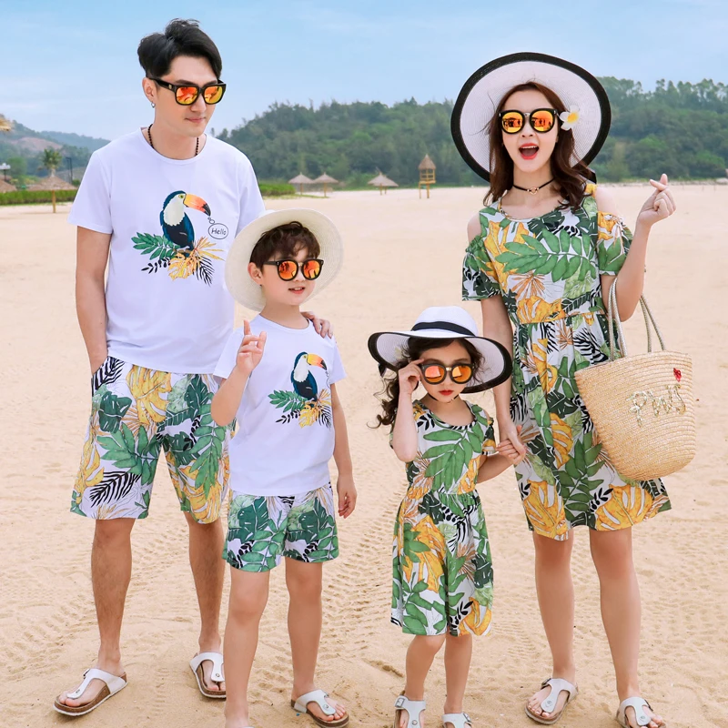 

Mother Daughter Floral Beach Dress Father Son Short Print T-shirt and Floral Shorts Sports Set Family Matching Outfit Cotton New