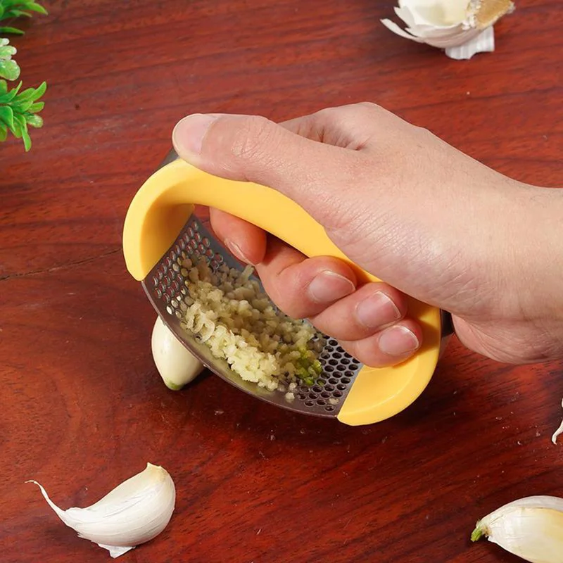 

1pc Durable Curved Garlic Grinding Widget Popular Handheld Garlic Mesh Form Presser Grinder Kitchen Gadgets Cooking Accessories