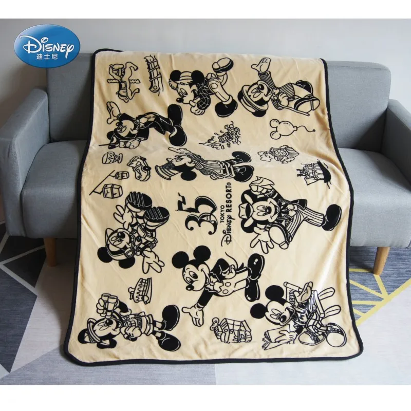 Mickey mouse blanket (1)