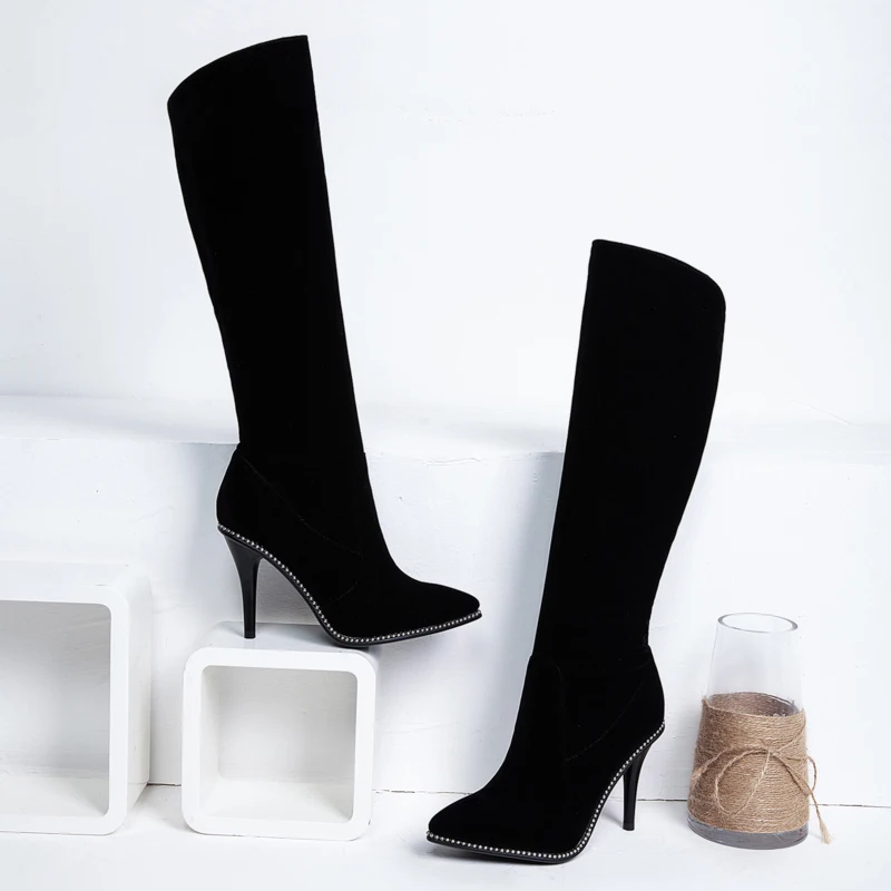 WETKISS/женские сапоги на высоком каблуке Острый носок на молнии, флоковые обувь на заклепках женские ботинки Сапоги до колена Для женщин зимние Большой Размер(43