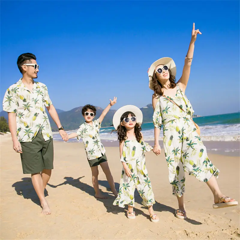 Одинаковые комплекты для семьи; Летние Гавайские комплекты с рубашкой для папы и сына; платья для мамы и дочки; одежда для семьи для маленьких мальчиков и девочек