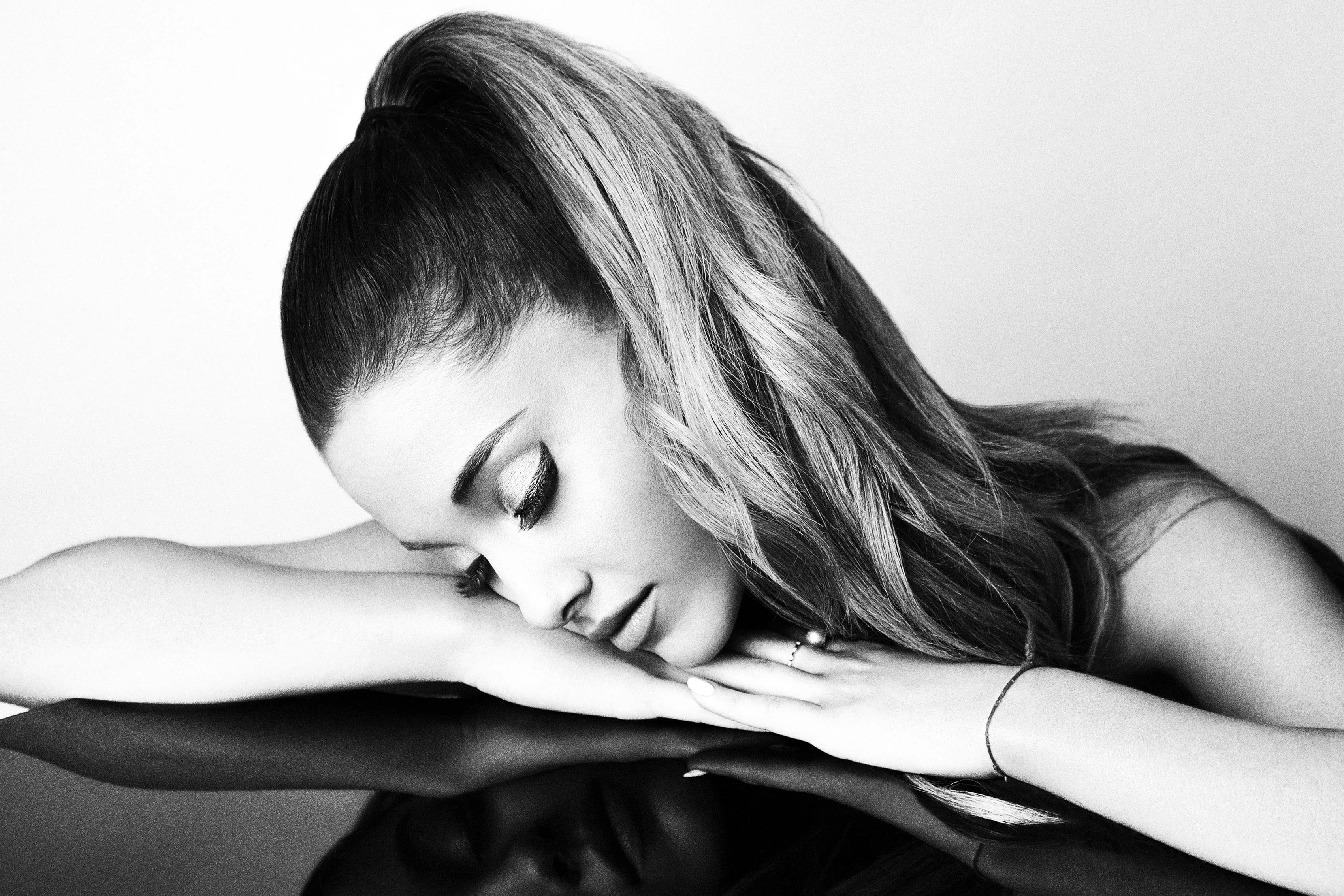 アリアナグランデモノクロ女の子かわいい歌手mm502リビングルームホームアートの装飾木材フレーム布ポスター カスタマイズを受け入れる Fabric Posters Home Artframe Poster Aliexpress アリアナグランデモノクロ女の子かわいい歌手mm502リビングルームホームアートの装飾木材フレーム布ポスター カスタマイズを受け入れる Fabric Posters Home Artframe Poster Aliexpress