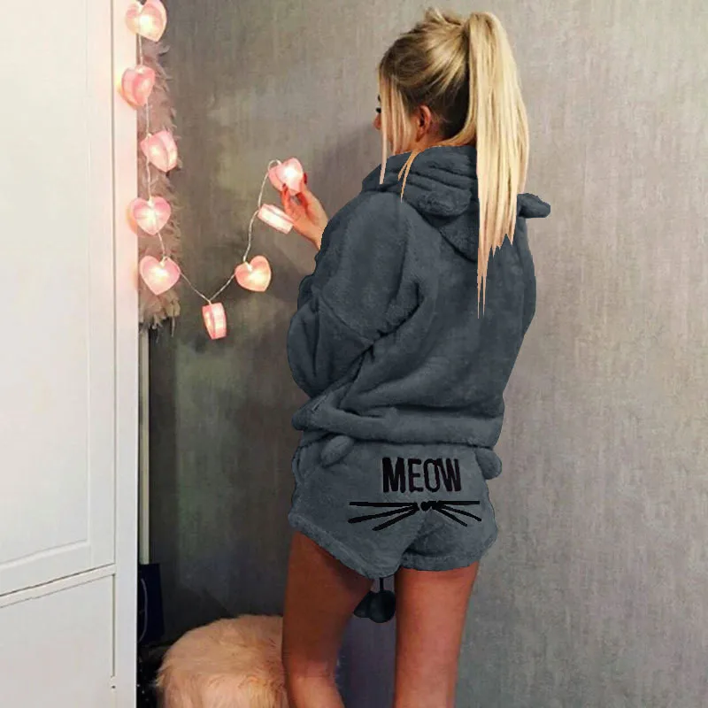 Embroidered sleepwear10