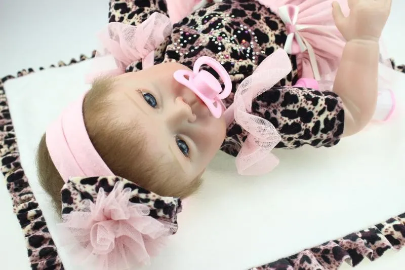 55 см мягкие Средства ухода за кожей силикона Reborn Baby Doll Игрушечные лошадки 22 реалистичные для новорожденных Куклы с Соски играть дома