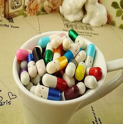 

Hot sale Fashion Message in a Bottle Message Capsule Letter Cute Love Half Color Pill 50Pcs Decoration Crafts gifts one piece