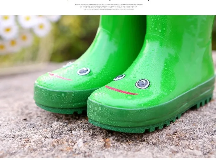 New 2015 Children Rain Boots Cartoon Kids Rubber Boots Bee  Frog  Beatles Girls Shoes Flat Rainboots Bota Baby Kids Shoes free shipping (15)