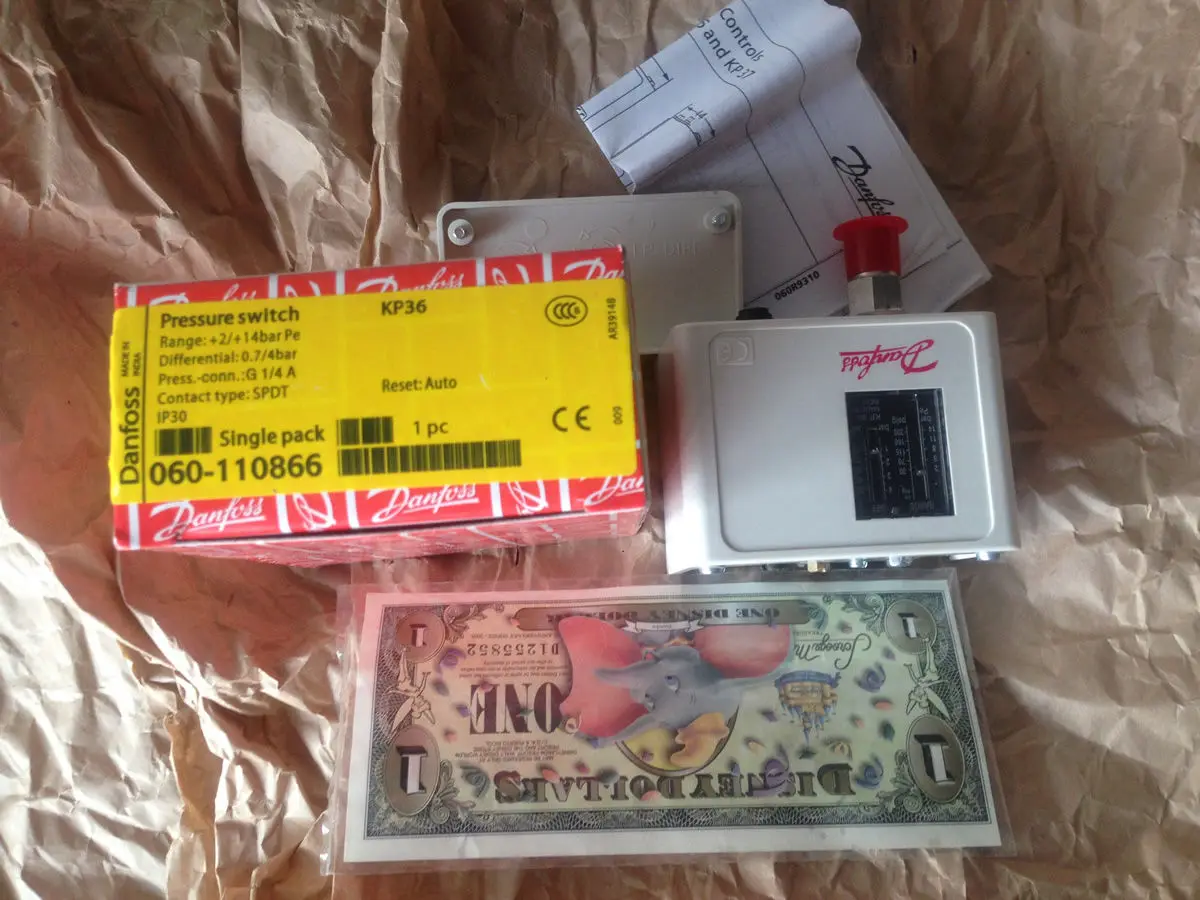 

KP36 060-1108 (060-110866) New Danfoss Pressure switch Pressure controller danfoss