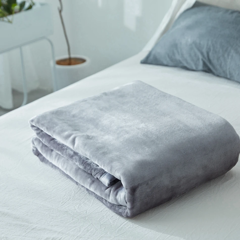 

Grey solid color fleece blanket on the bed,soft bedspread for home,multi-size bed cover for autumn,flannel sofa throw blanket