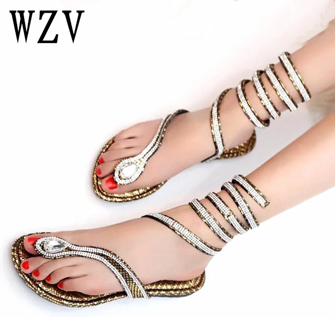 leggings and gladiator sandals