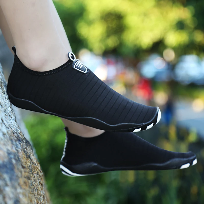 

Aqua Shoes Unisex Quick Dry Water Shoes Plus Size Outdoor Sneakers Women Light Non-slip Swimming Shoes Soft Lovers Beach Shoes