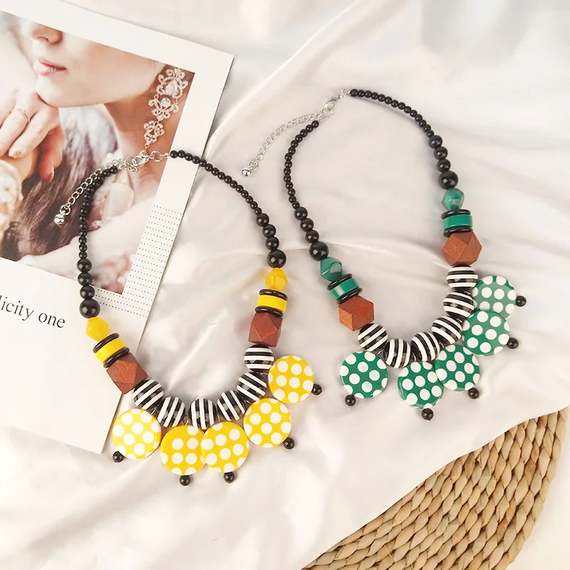 Trendy Fashion Resin Wood Necklaces With Circle Pendant for Women Round Geometric Acrylic Beaded Chains Gifts Jewelry Necklace (2)
