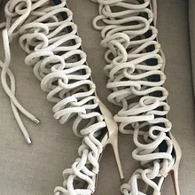 Женские сандалии до колена с ремешками; сандалии-гладиаторы на шнурках; сандалии с открытым носком на очень высоком каблуке