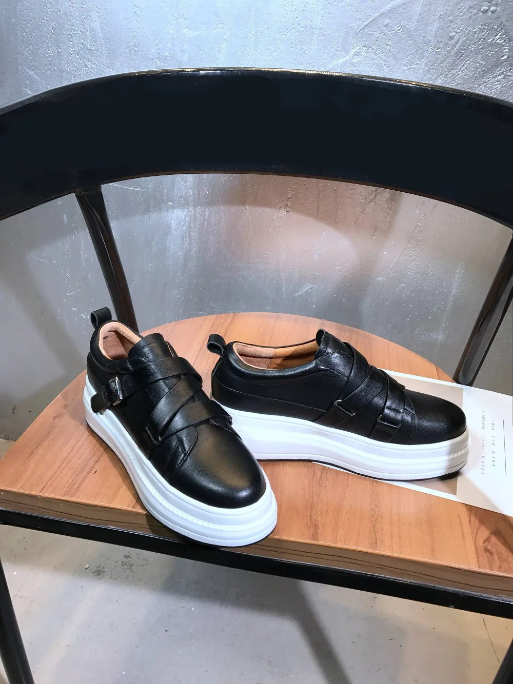 Boucle Couvert Quotidienne Printemps Véritable Bout Épaisse blanc Sneakers De Fond 2019 Chaussures En Rond Vulcanisées Noir Cuir Nouveau Plates Sangle Femmes 4AjL35R