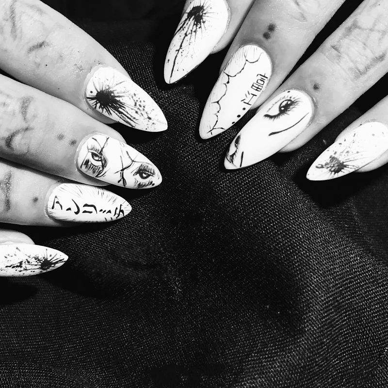 

New black and white pure color with fashion caricature pattern fake nails Japanese punk style lady full nail tips false nails