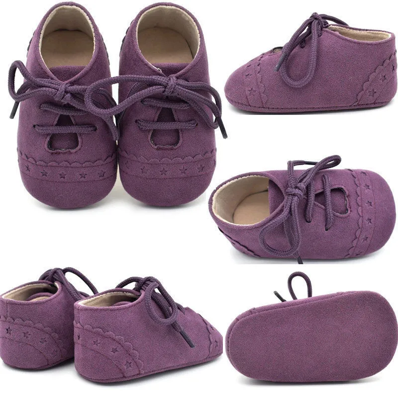 Новинка года; брендовые туфли для младенцев с мягкой подошвой для маленьких мальчиков; кроссовки в стиле ретро; размеры для новорожденных до 18 месяцев