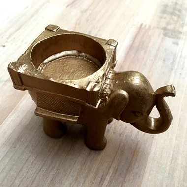 

New Arrival Factory Directly Sale Wedding Favor Gold "Lucky Elephant" Finish Tea Light Holder Wedding Party Favors Wholesale