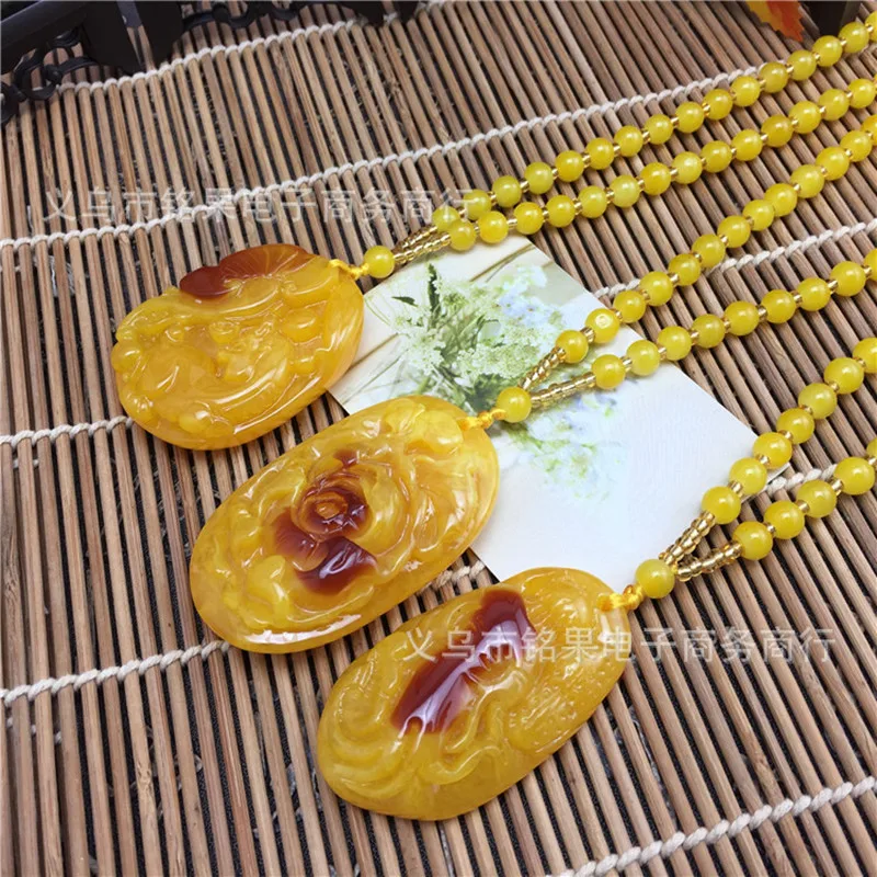 

Imitation Beeswax Flower Water Drop Pendant Necklace Ethnic Nepal Jewelry Handmade Sandalwood Vintage Wood Necklace
