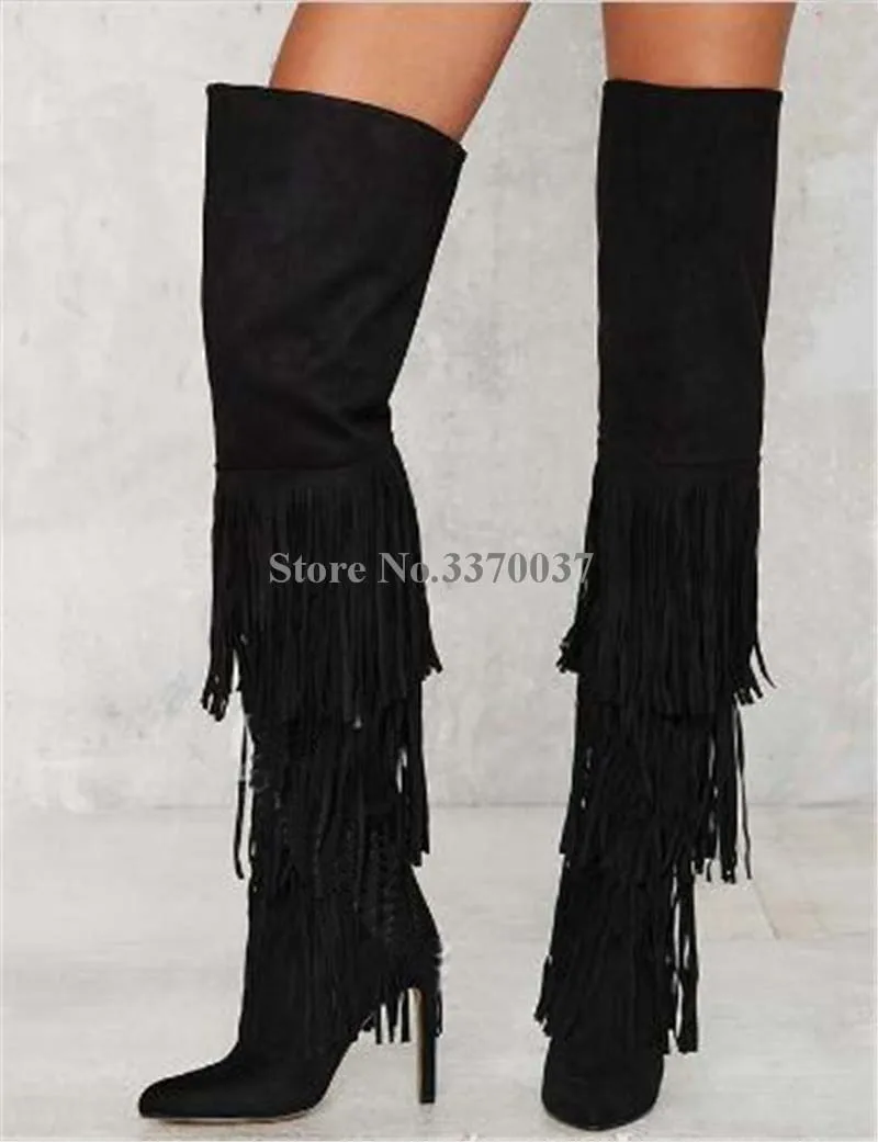 Женские Модные ботфорты выше колена с острым носком из черной замши с кисточками; очаровательные высокие сапоги на высоком каблуке с бахромой