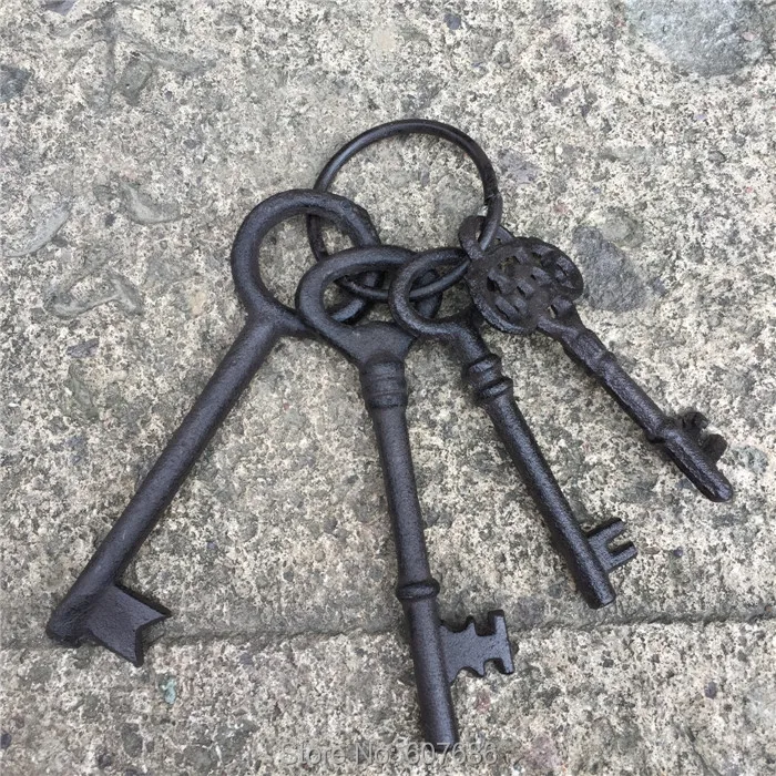 

4 Sets Cast Iron Key Set Old Style Jailer 1800s Slave Antique Reproduction Large Metal Jailors Gate Door Wall Hanging Keys Long