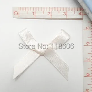 small ribbon bow appliquant.jpg