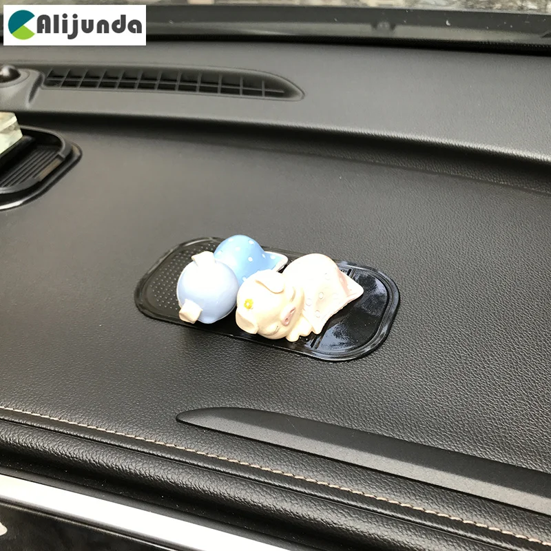 

Silica Gel Anti-Slip Car Dashboard Non-slip Mat Magic Sticky Pad for Porsche Cayenne Macan Macan S Panamera Cayman Carrera Porsc