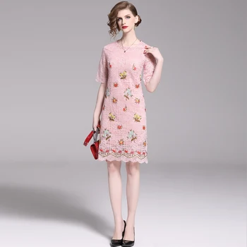 

2019 Summer New Women's Embroidery Slim A-line Dress Elegant Half Sleeve Lace Vintage Fashion Temperament Dress