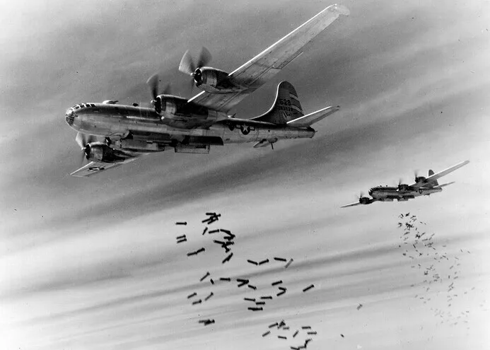 B-29 американская суперфористка Второй мировой войны. Тяжелая модель самолета-истребителя 1/144 ATLAS