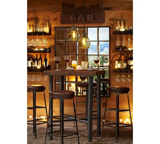 

American Village Bar Cafe Retro style imitation rust do the old wrought iron bar chairs tables supporting