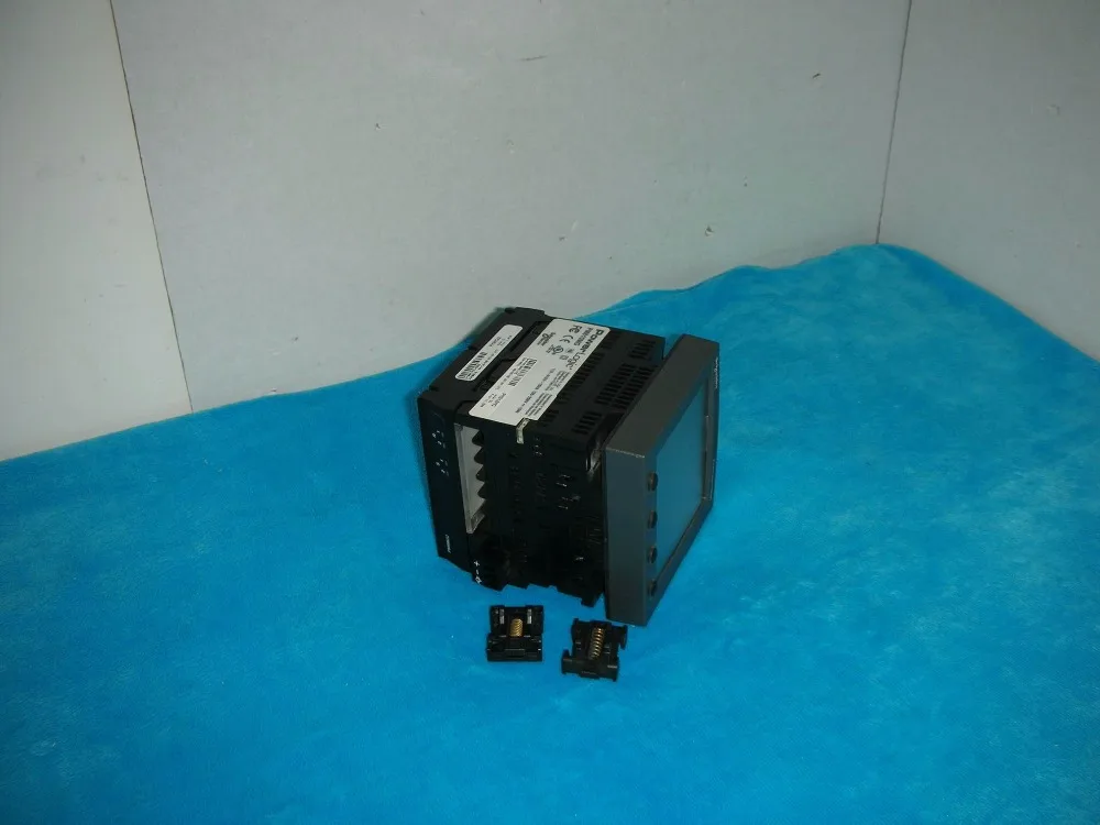 1 шт. б/у SCHNEIDER PM810MG+ PM8M22