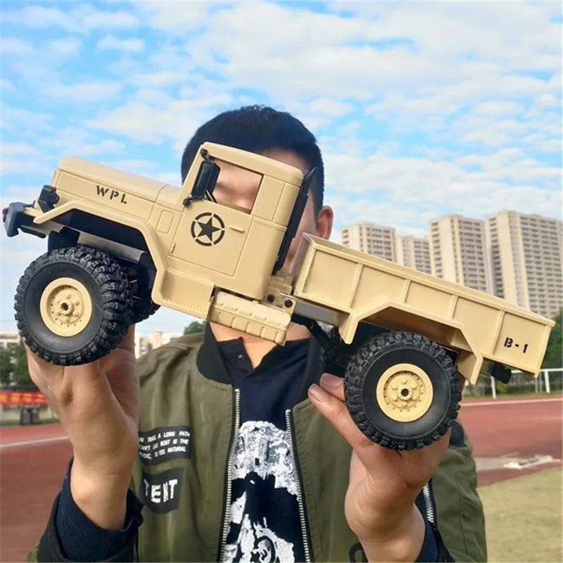 

New 1/16 2.4G 4WD Off-Road RC Truck Rock Crawler Car With Two battery
