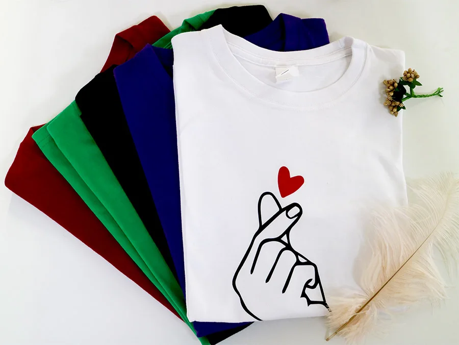Футболка с сердечком на пальце, милая Летняя женская футболка с графическим принтом жеста любви, топы с короткими рукавами, хлопок, красивая футболка для девочек