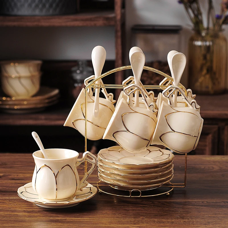Британский стиль, деликатный костяной фарфор, набор кофейных чашек, европейская винтажная чайная чашка, чайный чайник, чайный чайник и чайная чашка и блюдце, набор