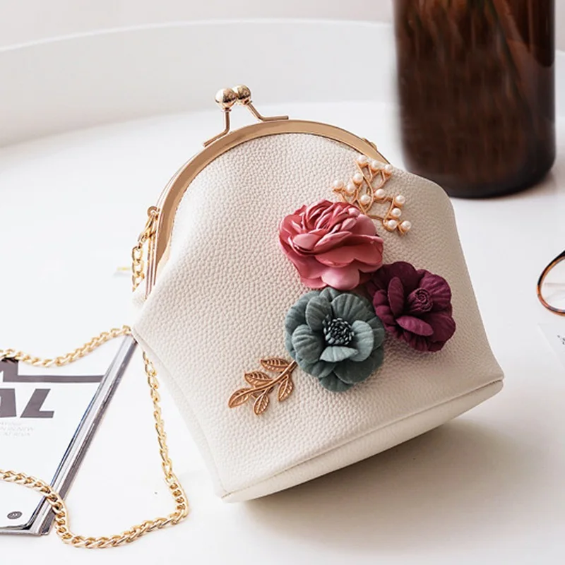 Women Fashion Stereo Flowers Shoulder Bag Ladies Small Vintage Tote Bag Purse Chain Handbag Messenger Bag Clutch Bag for Girls