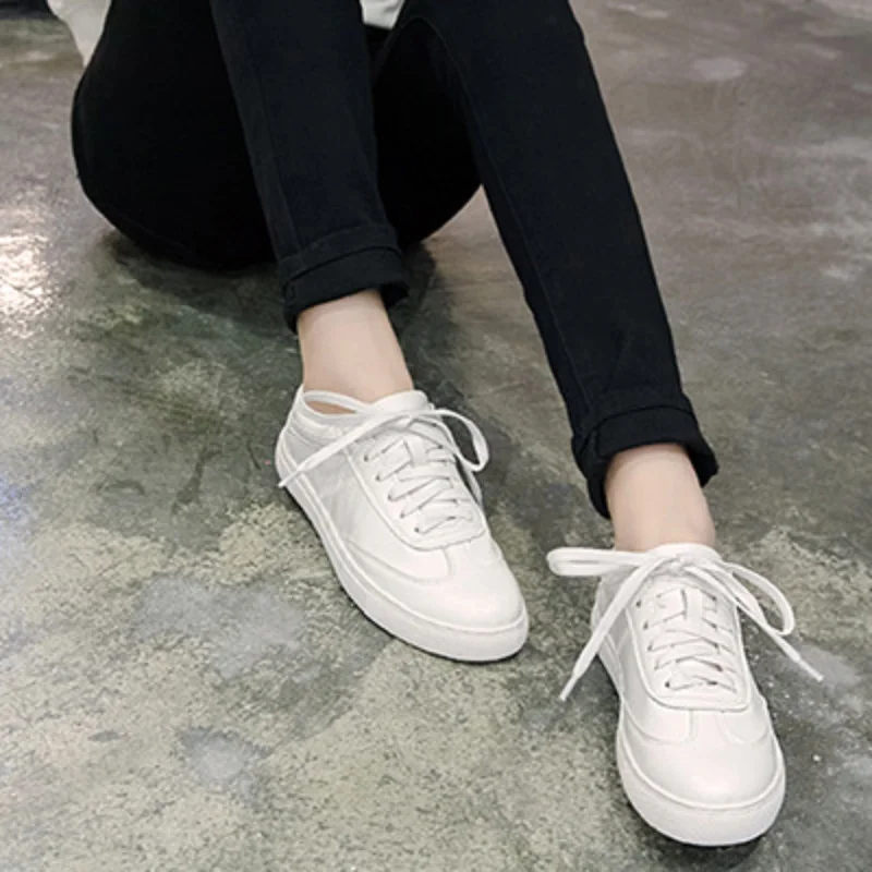 

2019 small white shoes female new spring round head flat bottom strap shoes thick bottom women's shoes comfortable small black s