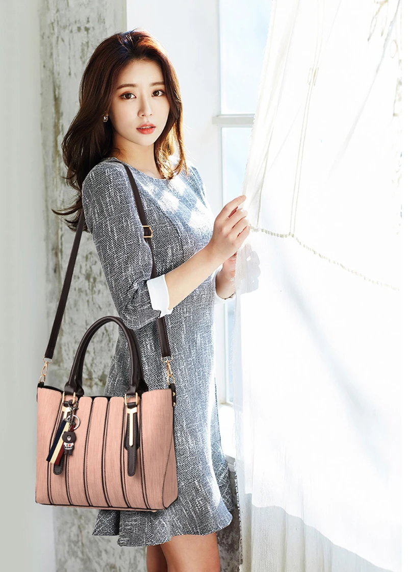 Women Handbag Stitching Style Bolsos Mujer Luxury Handbags Women Bag Designer Bear Pendant Crossbody Bag Sac A Main Totes SS7143 (16)