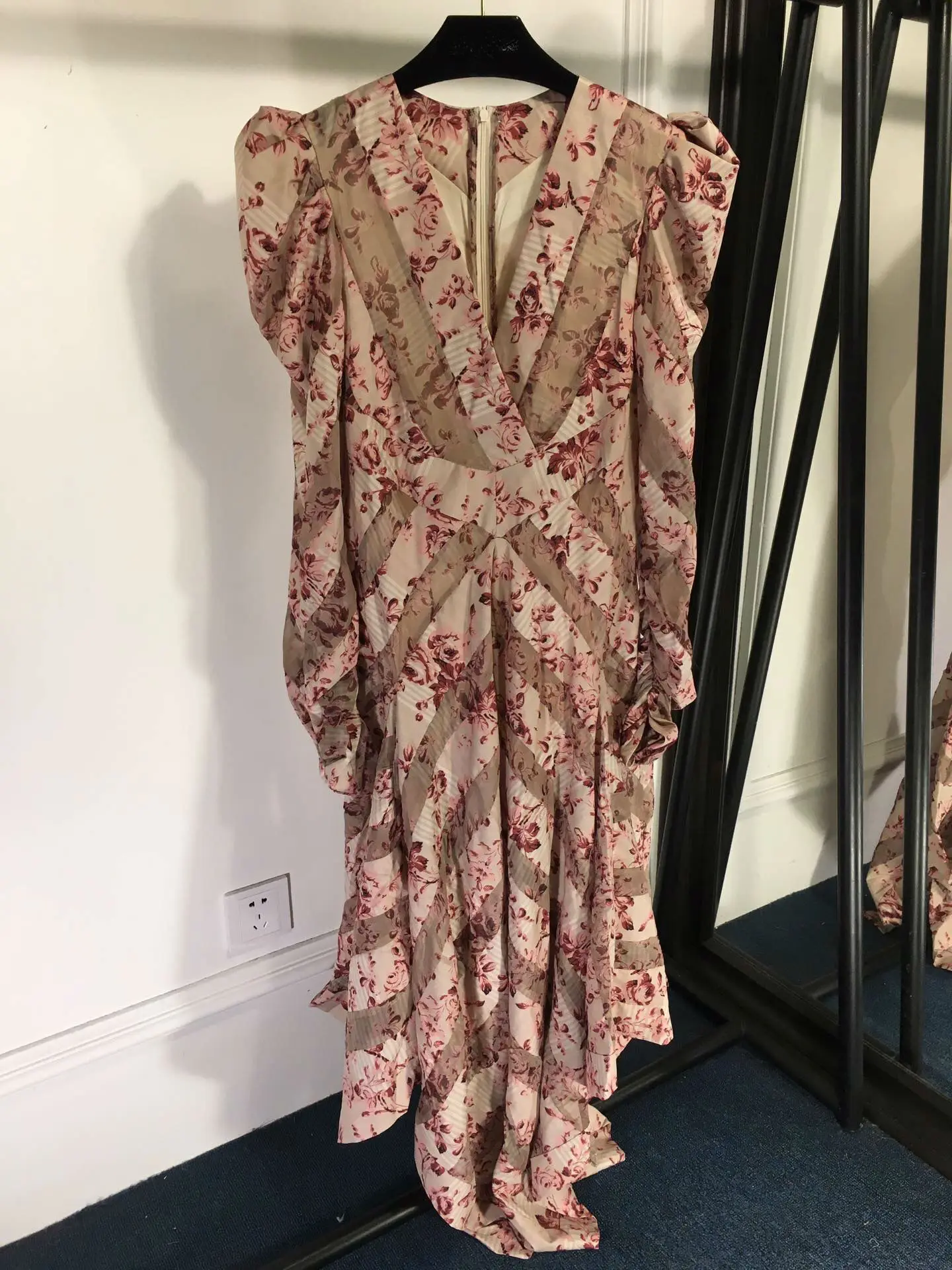 

2019 new V-neck print irregular lace dress 1 colour 3 sizes women clothes
