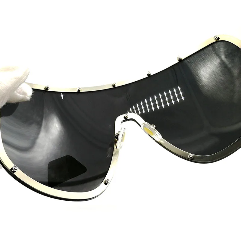 1A661CEDD6C110960235B98C3685AC21