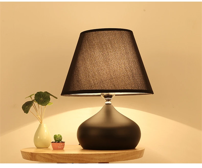 Современная модная простая Керамическая Настольная лампа из железной ткани, светодиодная настольная лампа для спальни, прикроватная лампа для гостиной, декоративные светильники