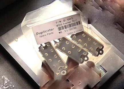 E1-35250 New DP Feather Roll For Duplo 330 340 430 440 460 2530 2540 2930 2940 2960 3080 3090 3300 3350 4030 4035 1030 3150     15.9USD  2