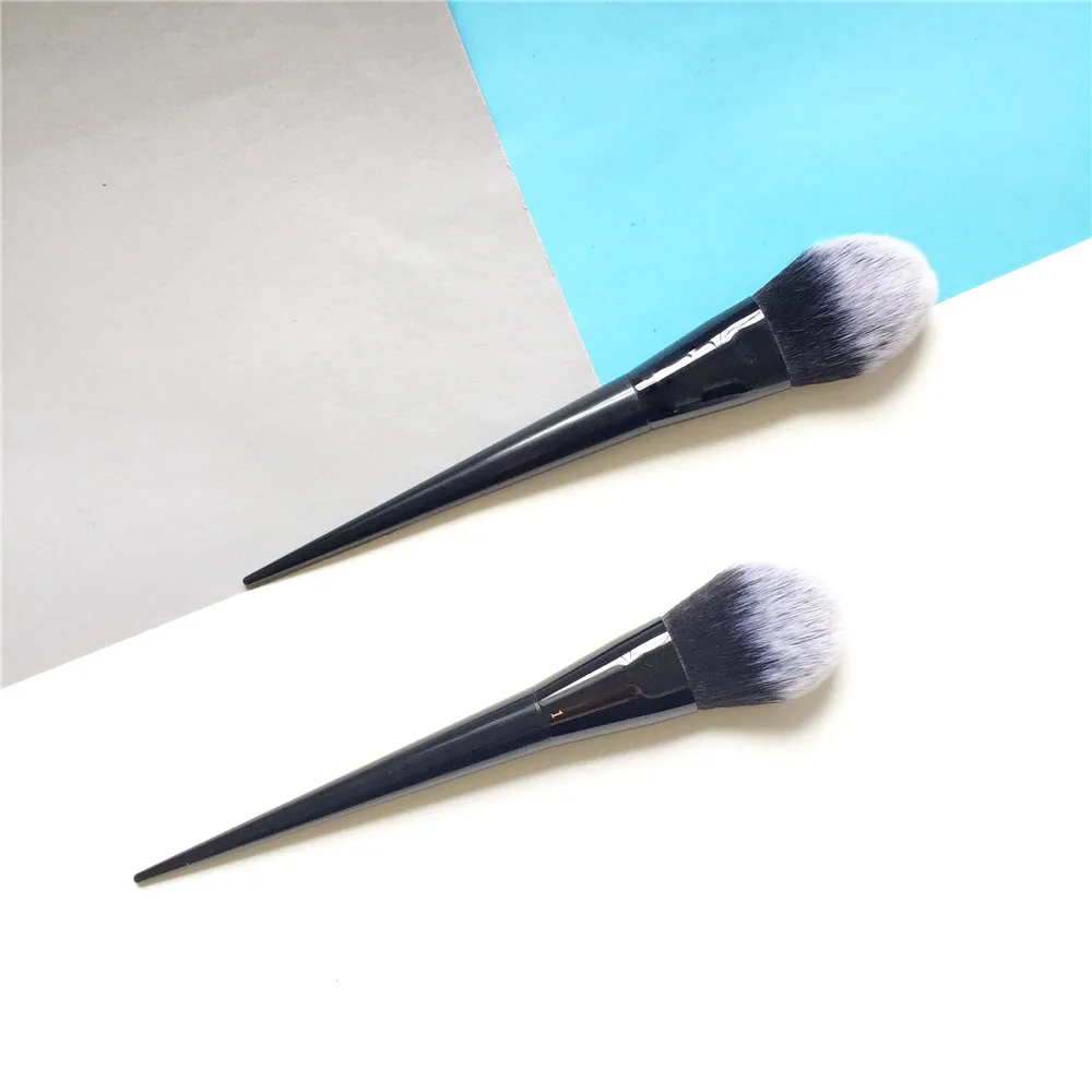 Kat Von D Lock it Edge Powder Brush #1 _ 2