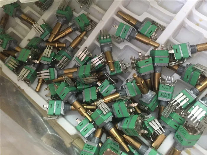 1pcs ALPHA RD912DF-40-25F-B100K 9011 double potentiometer / double adjustable bending pin potentiometer B100K